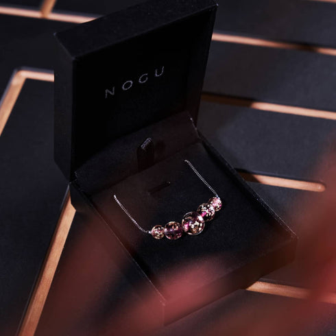 Merlot | 925er Sterlingsilber | Halskette mit Glühwürmchen-Glas-Unendlichkeitsverschluss